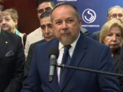 Hernández precisó que el sector privado enfrentaría un “impacto descomunal” con el aumento salarial