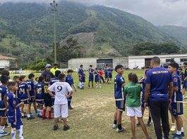 Escuela de Fútbol FIS Zea integra a niños y representantes afectados en La Guaira
