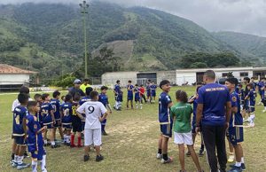 Escuela de Fútbol FIS Zea integra a niños y representantes afectados en La Guaira